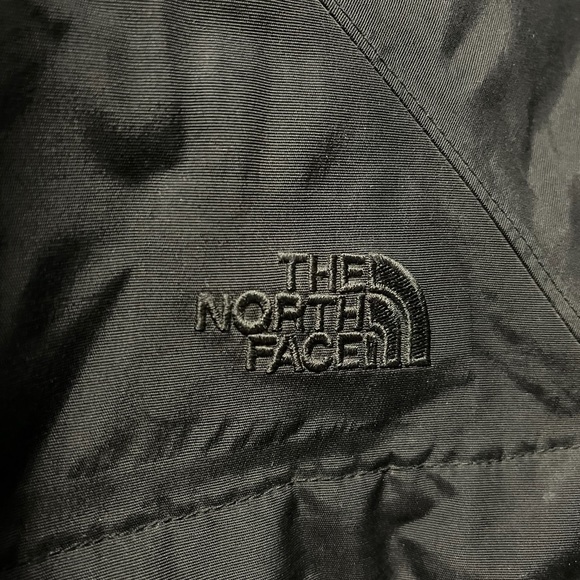 The North Face winter coat - Picture 2 of 12